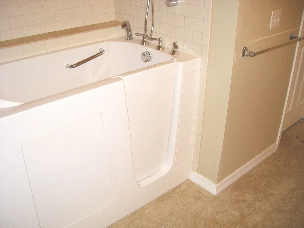Walk-in bathtub installation in Port St Lucie